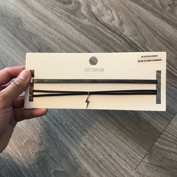 Chockers - Picture 2 of 5